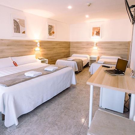 פינטו Hostal Gran Via מראה חיצוני תמונה