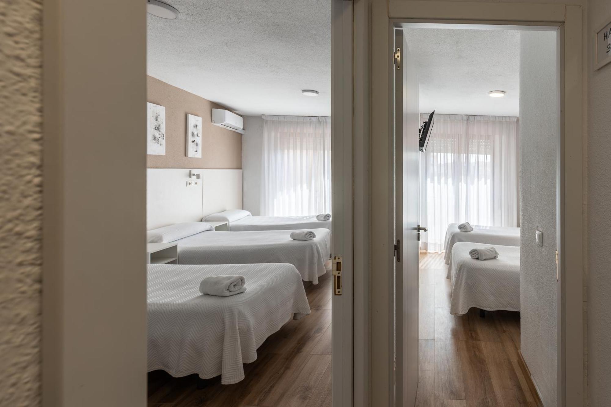 פינטו Hostal Gran Via מראה חיצוני תמונה