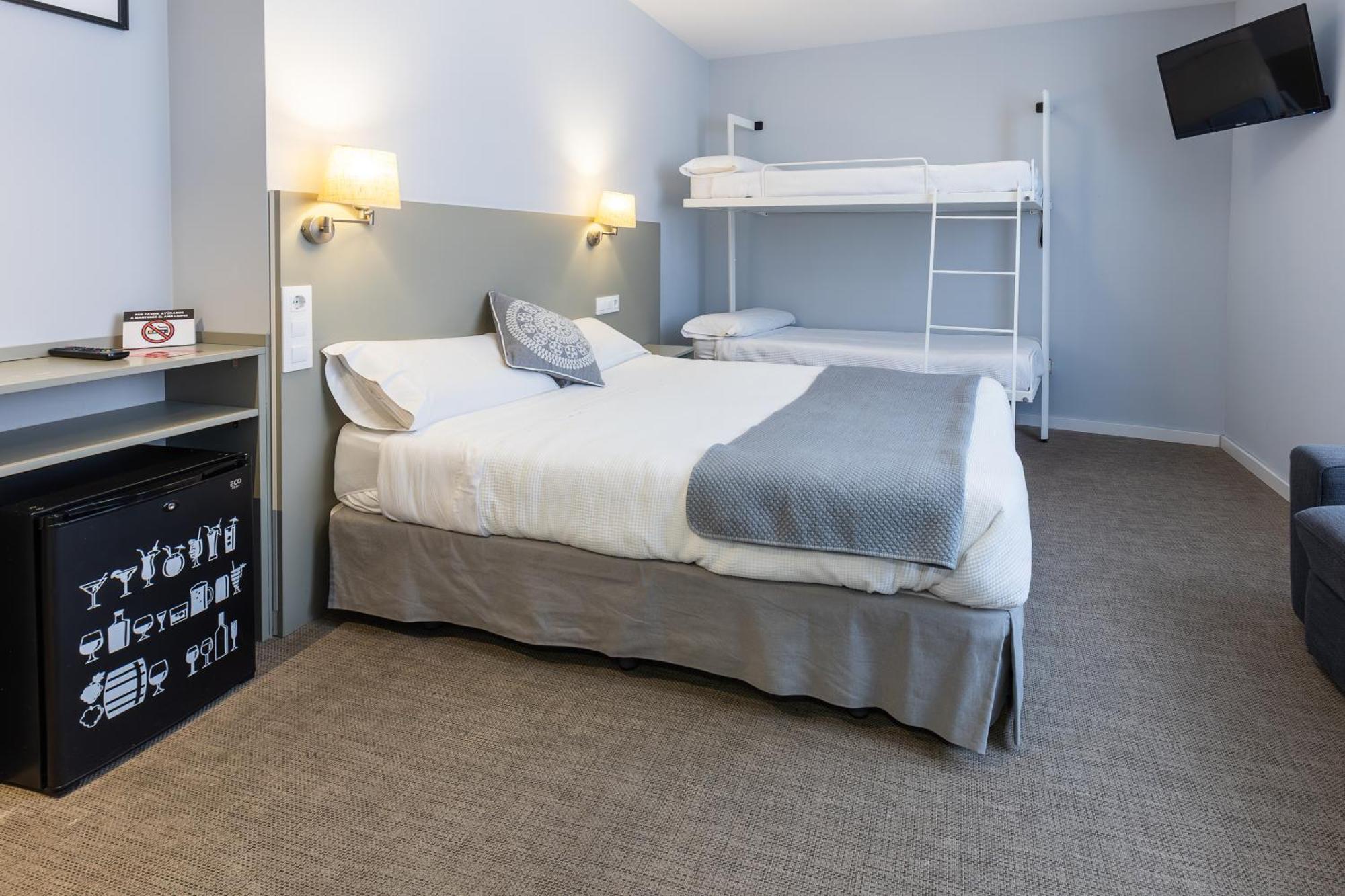 פינטו Hostal Gran Via מראה חיצוני תמונה