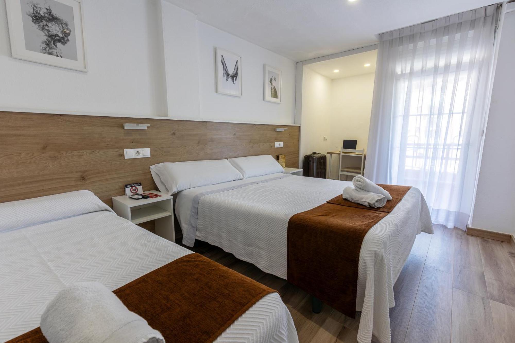 פינטו Hostal Gran Via מראה חיצוני תמונה